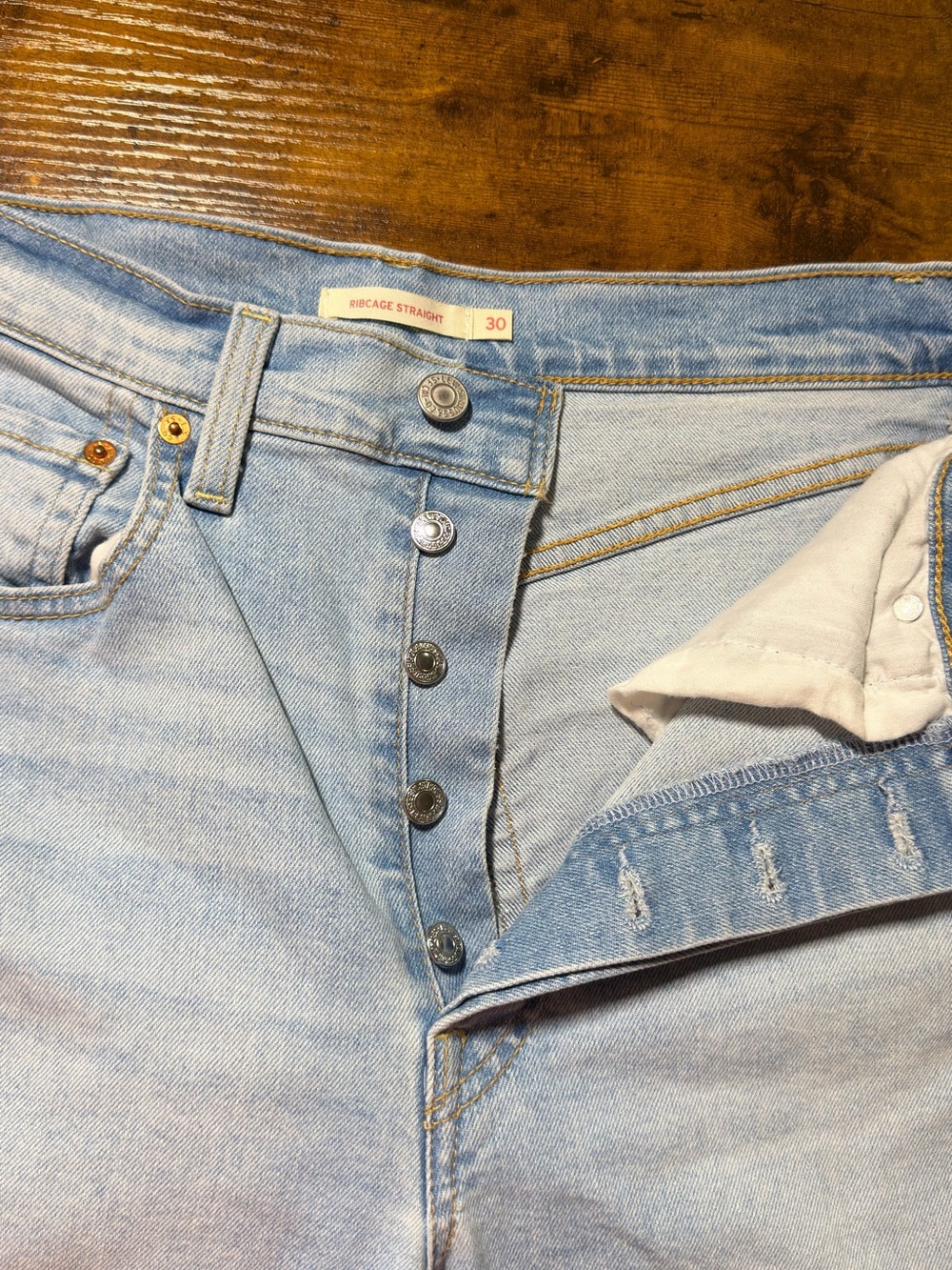 Levi’s Ribcage Button Fly Women’s Jeans 30x32 - Picture 4 of 9